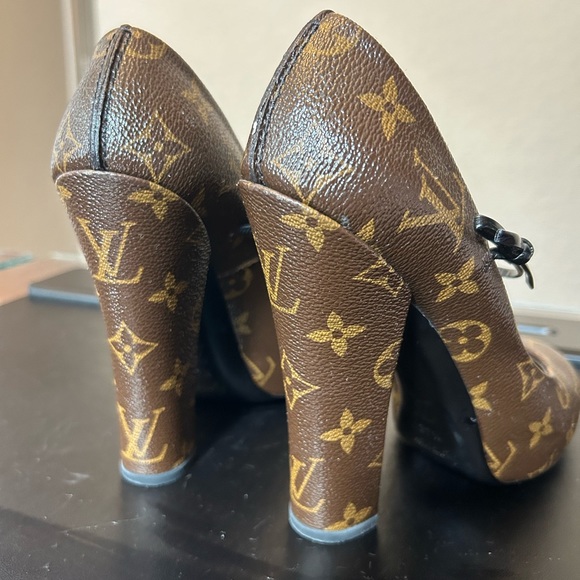 Louis Vuitton monogram pumps - Picture 7 of 9